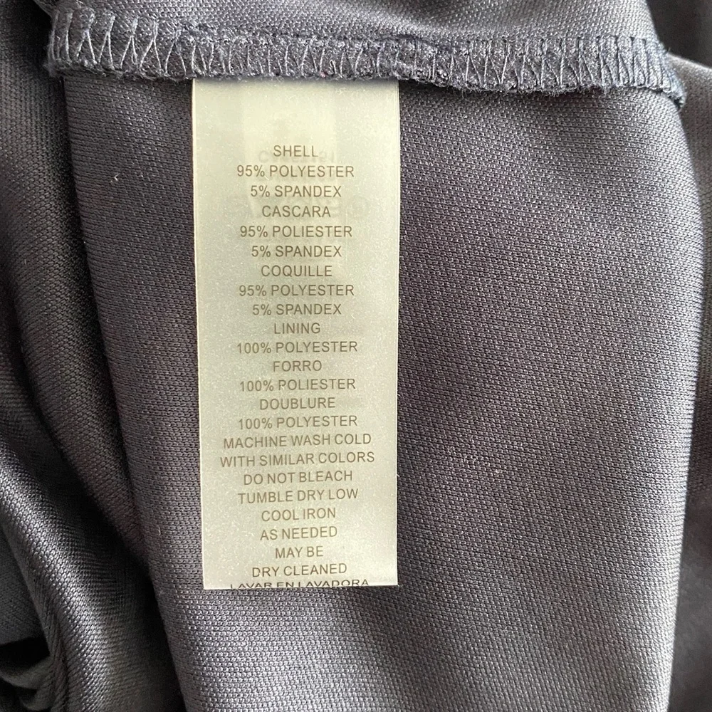 Dress - Picture 7 of 7